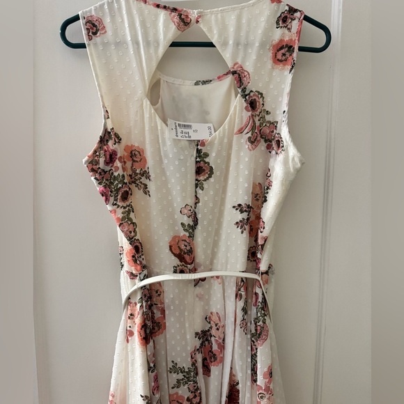 NWT Floral Dress with skinny waist belt - Picture 4 of 4